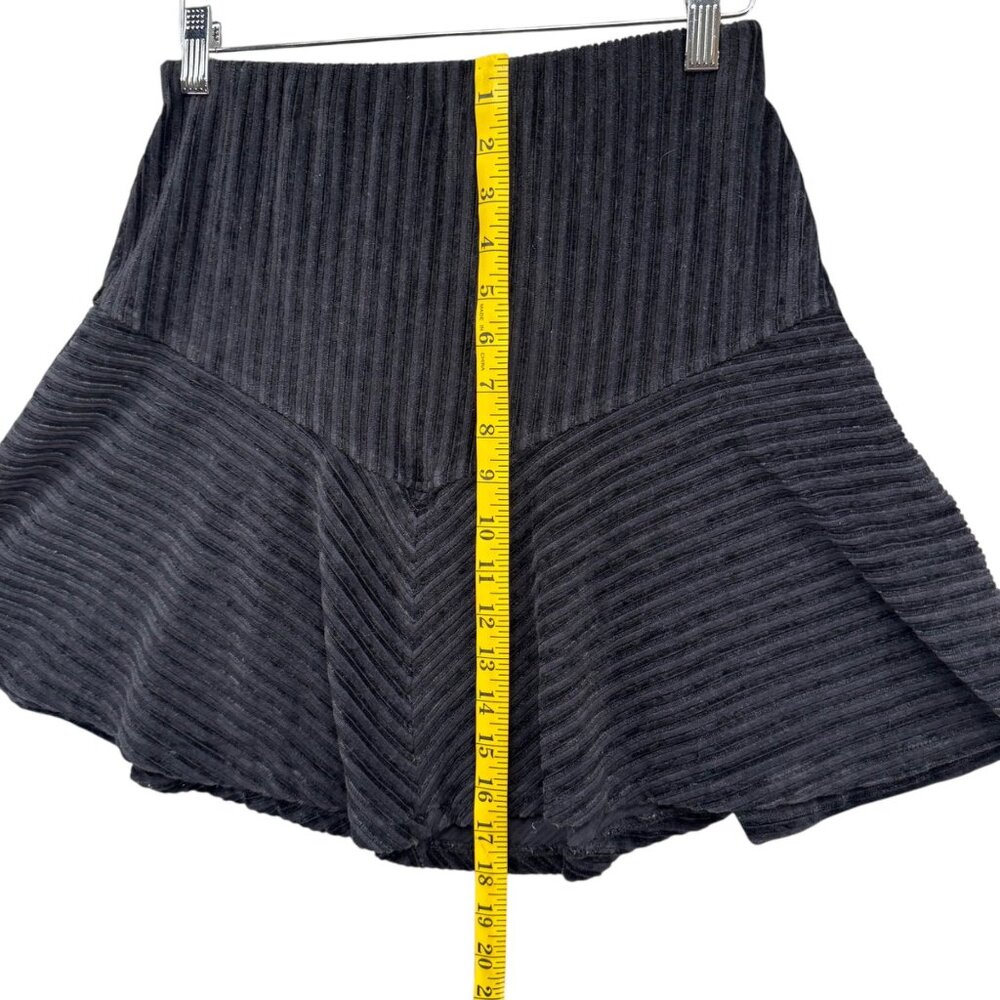 Free People Camden Mini Skirt Solid Black Ribbed Corduroy Pull On Flare Size M - Picture 9 of 9